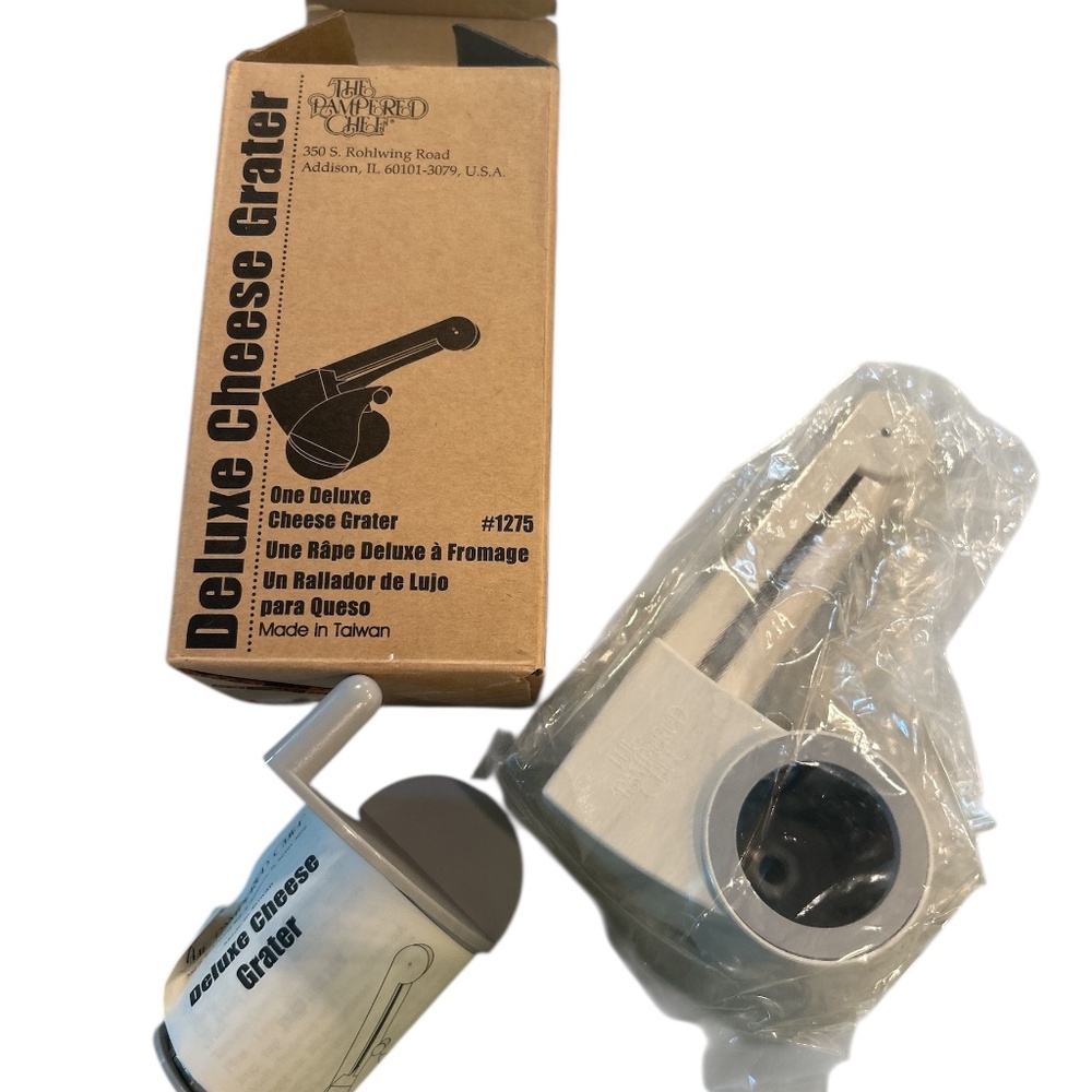 The Pampered Chef Deluxe Cheese Grater 1275